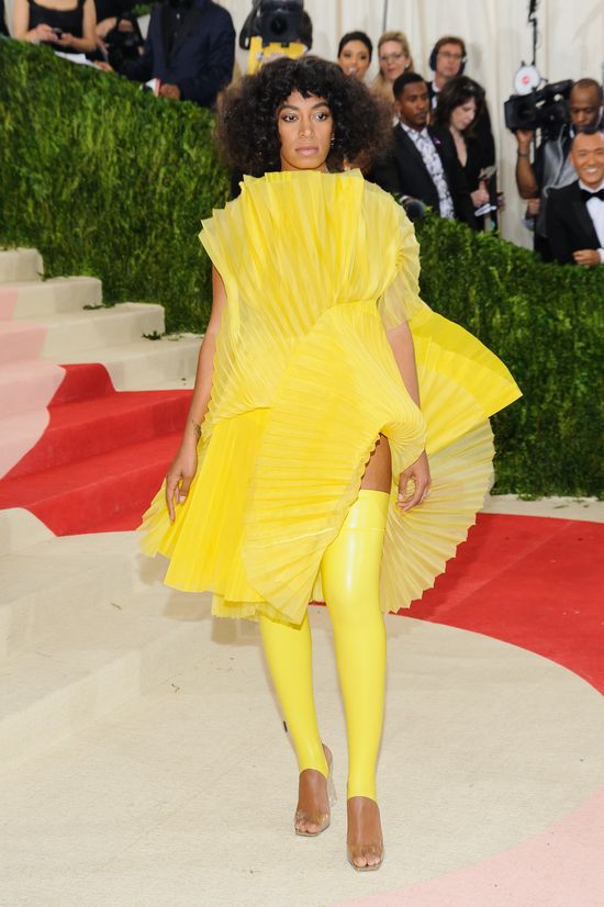 Tłum gwiazd na gali MET! (FOTO)