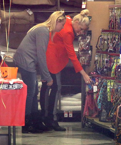 Gwen Stefani na sobotnich zakupach z rodziną (FOTO)