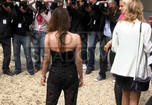 Kristen Stewart na pokazie Zuhaira Murada (VIDEO)