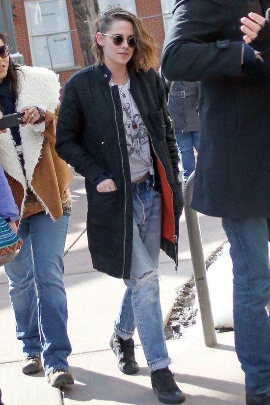 Komu boyfriendy wiszą w kroku niemal do kolan? (FOTO)