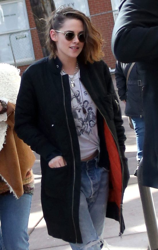 Komu boyfriendy wiszą w kroku niemal do kolan? (FOTO)