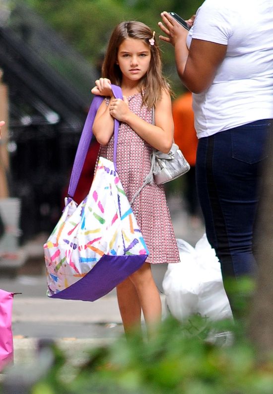Suri Cruise nie pała sympatią do paparazzi (FOTO) Suri Cruise nie pała sympatią do paparazzi (FOTO)