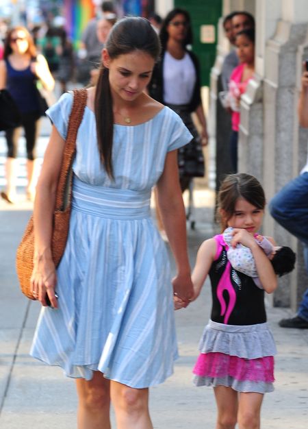 Suri Cruise na zakupach z mamą (FOTO) Suri Cruise na zakupach z mamą (FOTO)