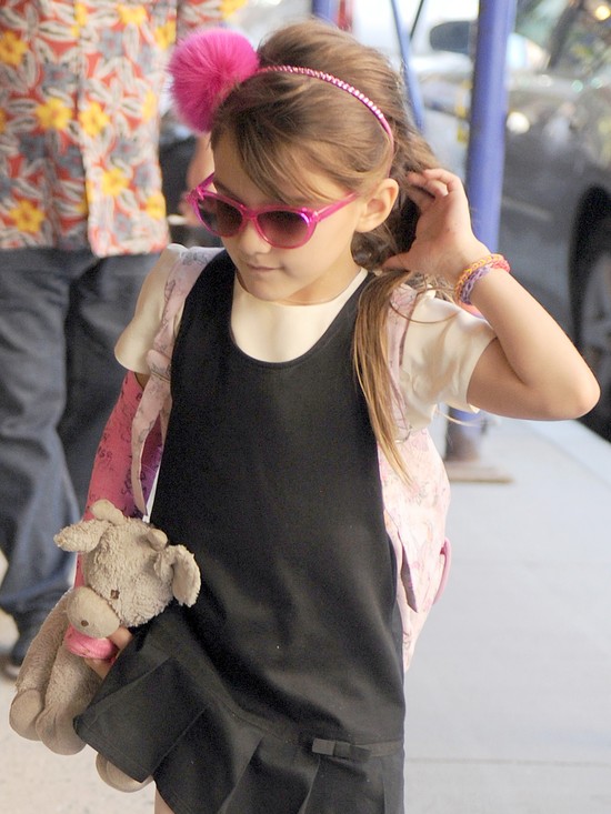 Suri Cruise wie, jak ozdobić złamaną rękę (FOTO)