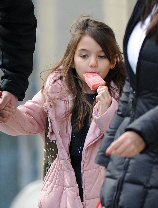 Suri Cruise jest szczęśliwym dzieckiem? (FOTO)