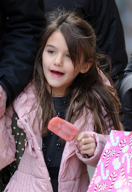 Suri Cruise jest szczęśliwym dzieckiem? (FOTO)