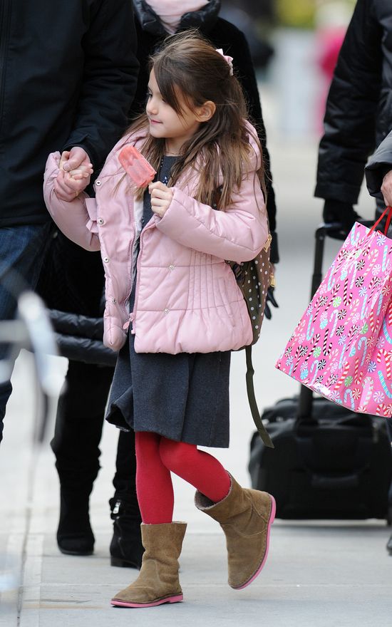 Suri Cruise jest szczęśliwym dzieckiem? (FOTO)