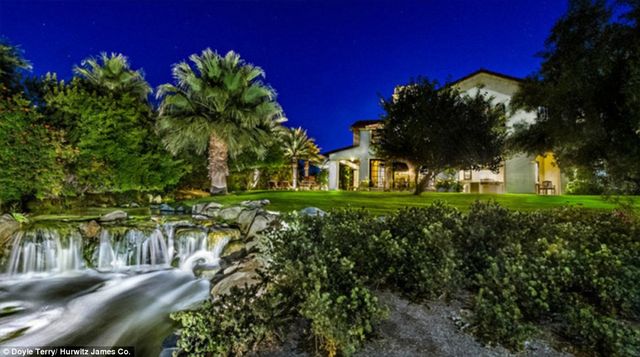 Dlaczego dom Sylvestra Stallone jest przeklęty? (FOTO) Dlaczego dom Sylvestra Stallone jest przeklęty? (FOTO)