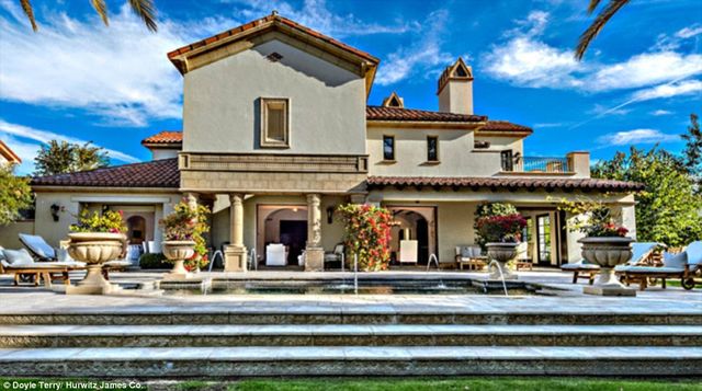 Dlaczego dom Sylvestra Stallone jest przeklęty? (FOTO)