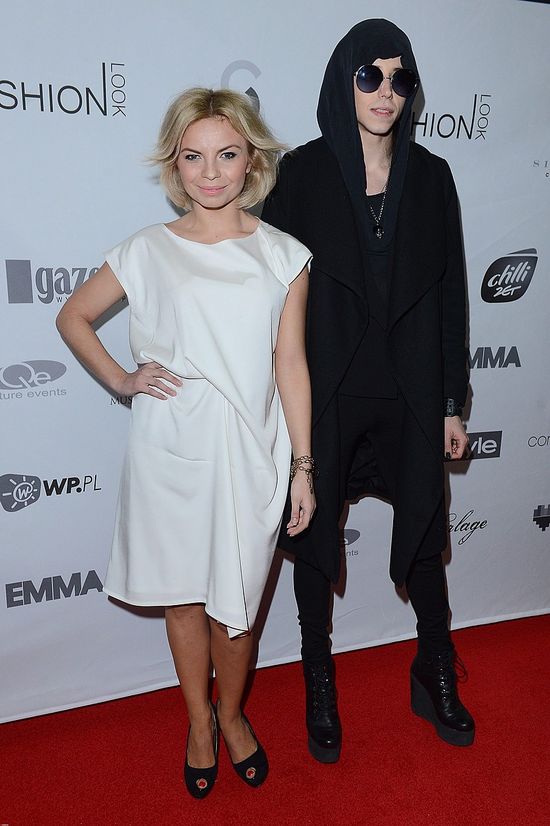 Maciej Musiał - rodzynek na modowej imprezie (FOTO)