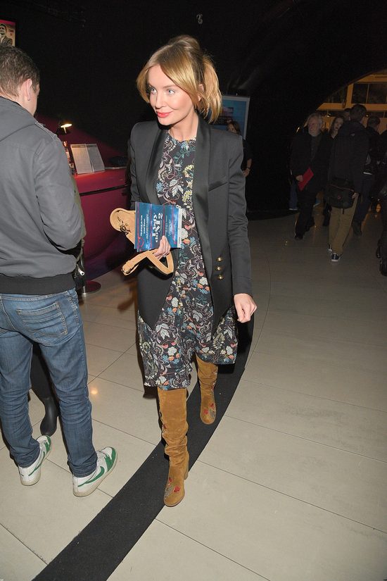 Czy to zagubiona na warszawskich salonach szafiarka?