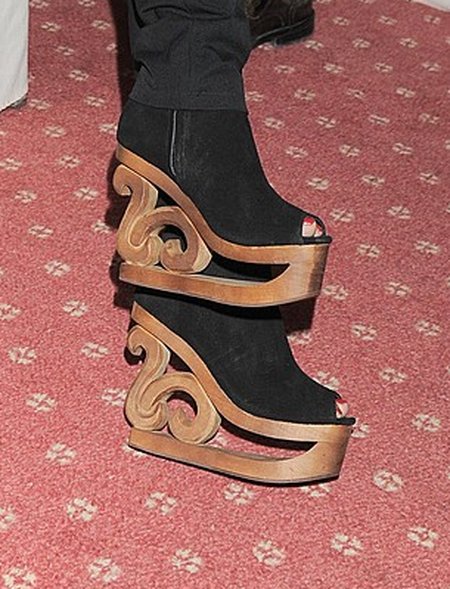 Ma słabość do oryginalnych butów (FOTO) Ma słabość do oryginalnych butów (FOTO)