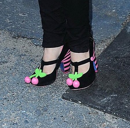 Ma słabość do oryginalnych butów (FOTO) Ma słabość do oryginalnych butów (FOTO)