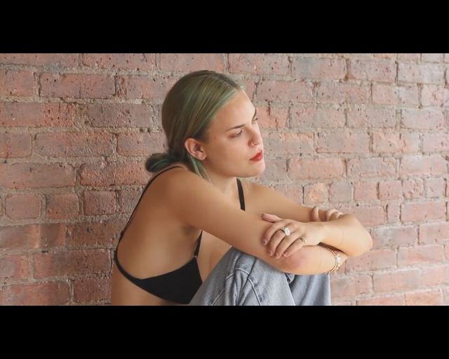 Tallulah Willis rozebrała się przed kamerą [VIDEO]