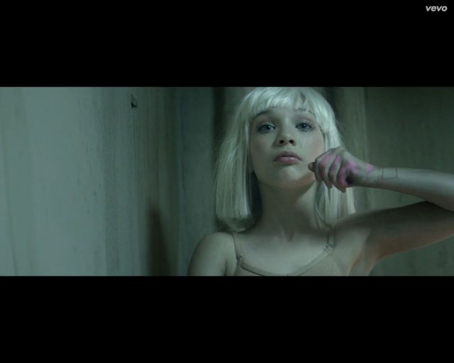 NIESAMOWITY taniec Maddie Ziegler do piosenki o alkoholizmie NIESAMOWITY taniec Maddie Ziegler do piosenki o alkoholizmie