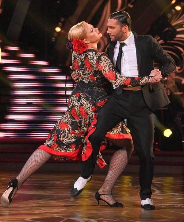 Izu bokser i rozkoszne ciało Elżbiety Romanowskiej