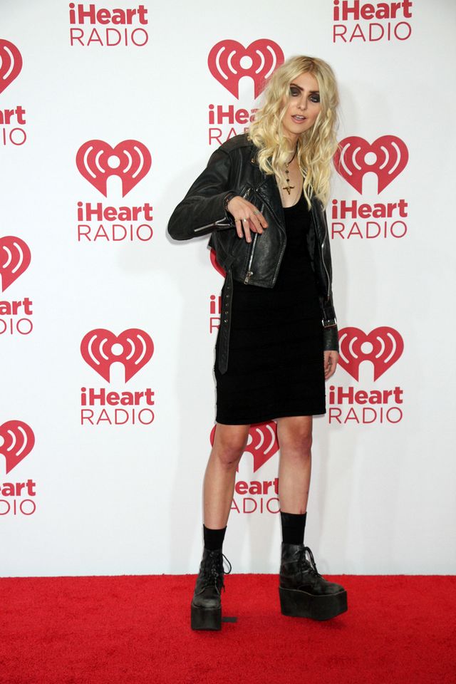 Taylor Momsen wygląda jakoś dziwnie... (FOTO)