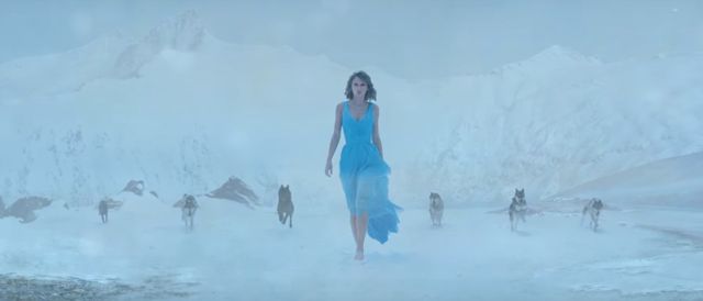 By nakręcić ten teledysk, ekipa Taylor Swift musiała... By nakręcić ten teledysk, ekipa Taylor Swift musiała...