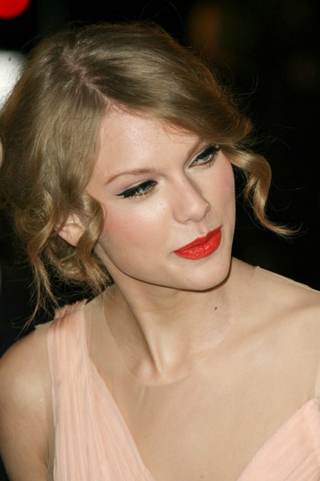 Taylor Swift wzięła się za młodszego od siebie