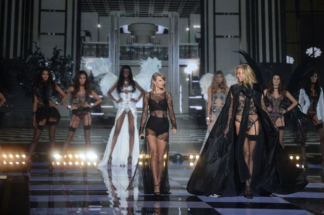 Taylor Swift strzeliła najdziwniejszego focha na świecie. Co ma do Karlie? Taylor Swift strzeliła najdziwniejszego focha na świecie. Co ma do Karlie?