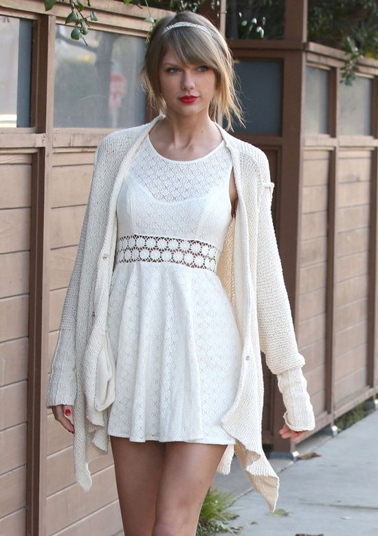 Wow! Tylor Swift zrezygnowała z dojrzałego stylu i... (FOTO) Wow! Tylor Swift zrezygnowała z dojrzałego stylu i... (FOTO)