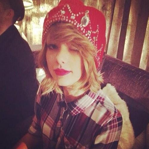 Taylor Swift ma krótkie włosy! (FOTO) Taylor Swift ma krótkie włosy! (FOTO)