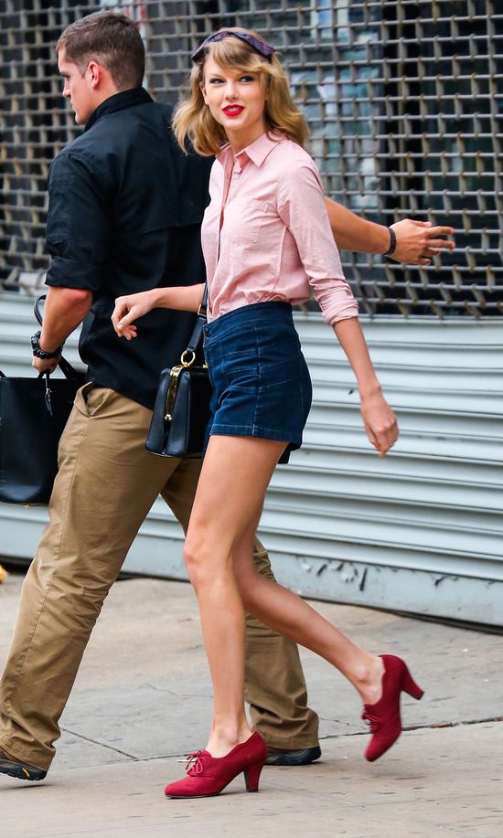 Najpiękniejsze nogi w Hollywood dopieszczone szpilkami Najpiękniejsze nogi w Hollywood dopieszczone szpilkami