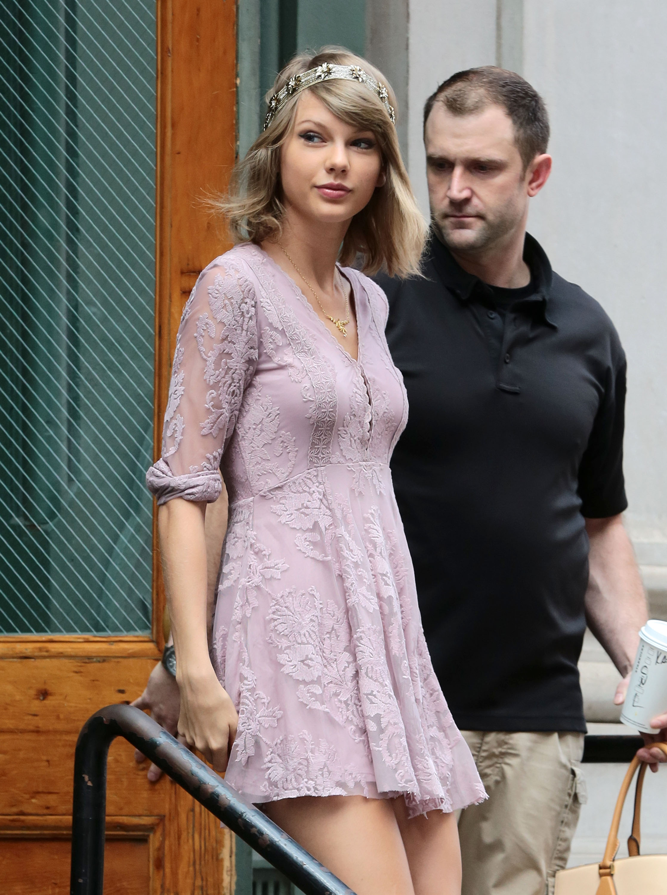 Taylor Swift wraca do dawnego stylu? (FOTO) Taylor Swift wraca do dawnego stylu? (FOTO)