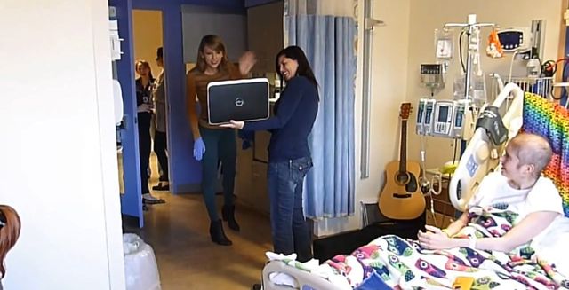 Taylor Swift pokazuje, że ma dobre serce (VIDEO)