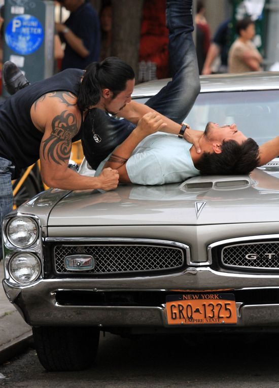 Taylor Lautner z poranioną twarzą