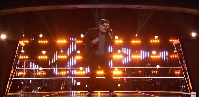 Wow! Zaśpiewał utwór Adele lepiej od gwiazdy(VIDEO)