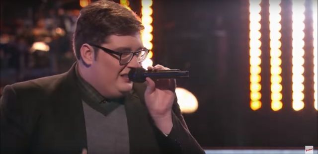 Wow! Zaśpiewał utwór Adele lepiej od gwiazdy(VIDEO)