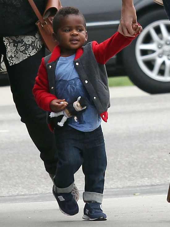 Synek Charlize Theron ma małego irokeza (FOTO)