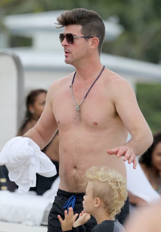 Jest namiętność! 38-letni Thicke z 21-letnią April Love Jest namiętność! 38-letni Thicke z 21-letnią April Love