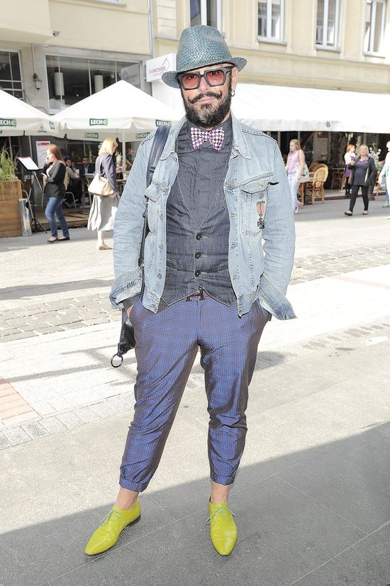 Gwiazdeczki pracują na otwarciu sieciówki (FOTO)