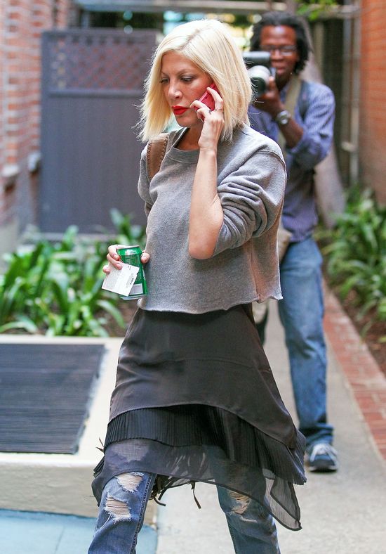 Tylko taka chudzinka mogła pozwolić sobie na taki strój Tylko taka chudzinka mogła pozwolić sobie na taki strój