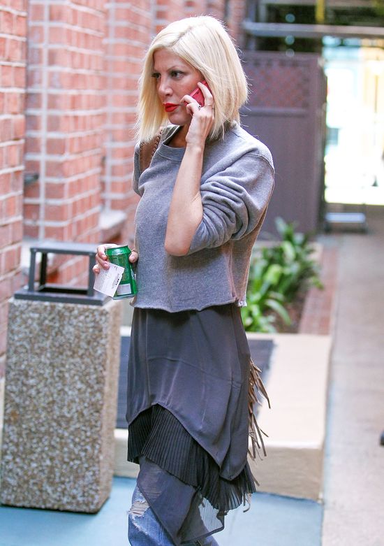 Tylko taka chudzinka mogła pozwolić sobie na taki strój Tylko taka chudzinka mogła pozwolić sobie na taki strój