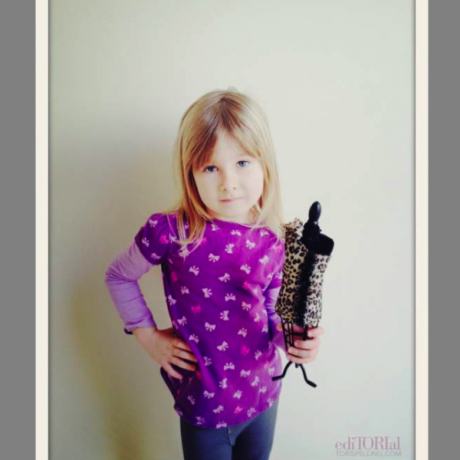 Córka celebrytki bawi się w projektantkę (FOTO)