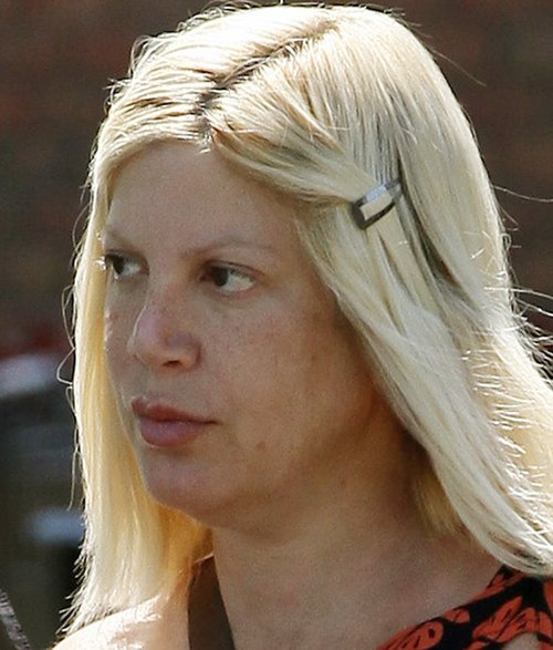 Tori Spelling nie ma już sił na zrobienie makijażu? (FOTO) Tori Spelling nie ma już sił na zrobienie makijażu? (FOTO)