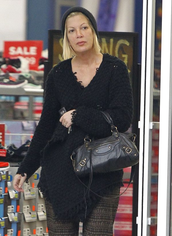 Tori Spelling jest zaniedbana? (FOTO)