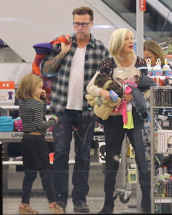 Tori Spelling szaleje na wyprzedażach (FOTO)