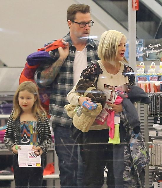 Tori Spelling szaleje na wyprzedażach (FOTO)