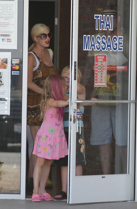 Rodzinna sielanka w wydaniu Tori Spelling (FOTO)