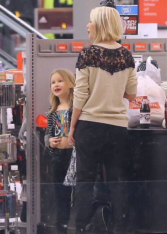 Tori Spelling szaleje na wyprzedażach (FOTO)