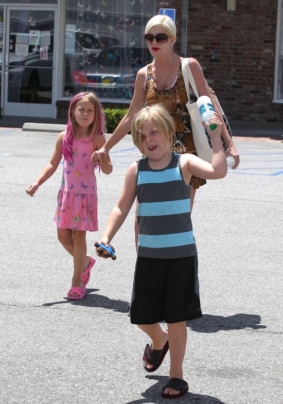 Rodzinna sielanka w wydaniu Tori Spelling (FOTO)