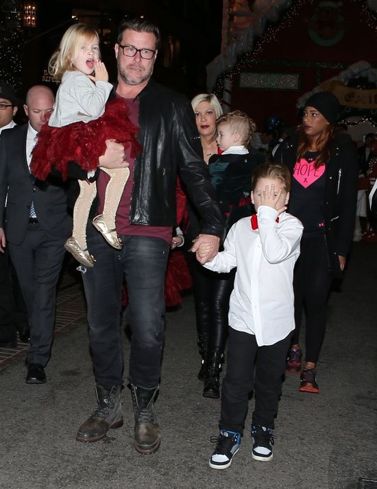 Tori Spelling udaje rodzinną sielankę (FOTO) Tori Spelling udaje rodzinną sielankę (FOTO)