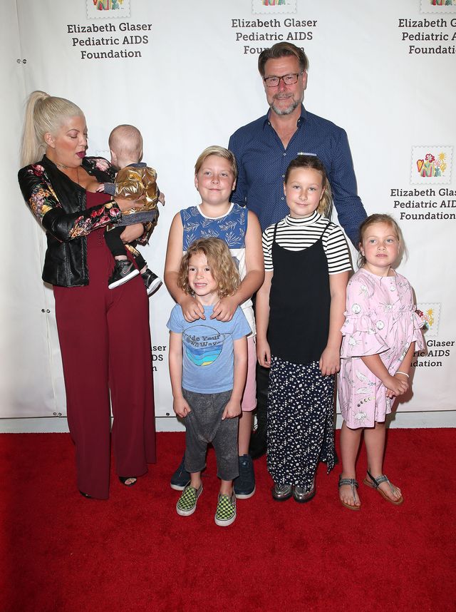 Tori Spelling PRZERYWA MILCZENIE po tym, jak ogłoszono, że ma załamanie nerwowe