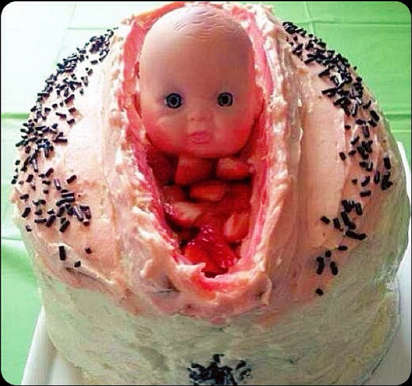 Kat Von D i jej makabryczny tort dla przyjaciół (VIDEO)