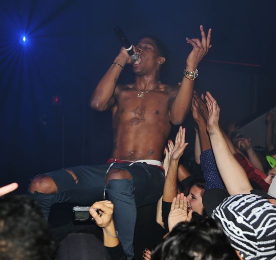 Znany raper zabiega o serce Rihanny!