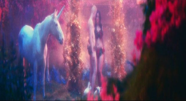 Lana Del Rey w KONTROWERSYJNYM filmie Tropico (VIDEO) Lana Del Rey w KONTROWERSYJNYM filmie Tropico (VIDEO)